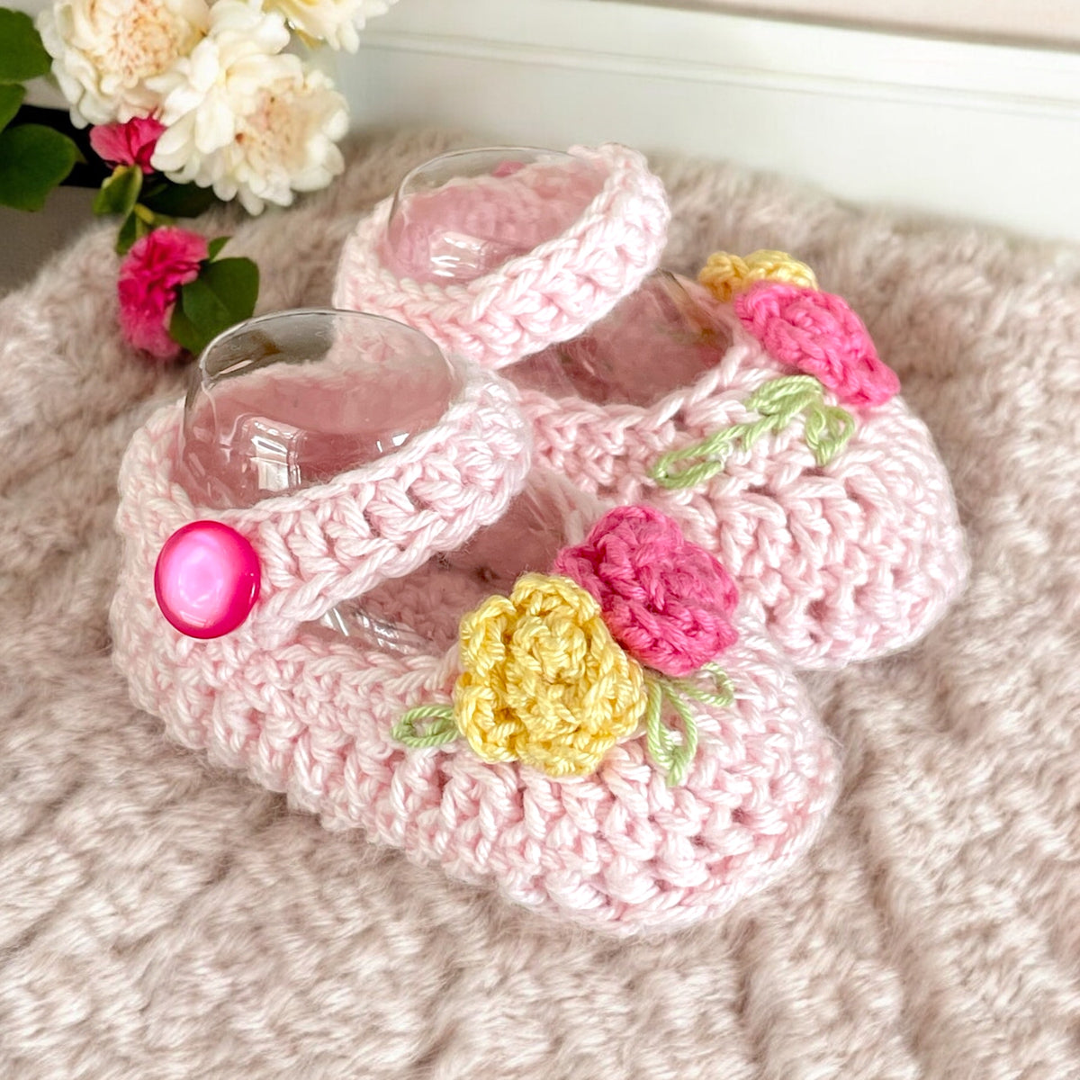 Crochet baby booties, Soft pink Mary Jane rose shoes