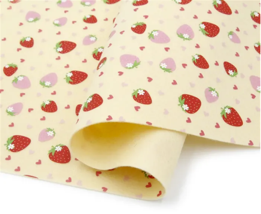 100% Pure Wool Felt - Strawberries & hearts - Printed Felt