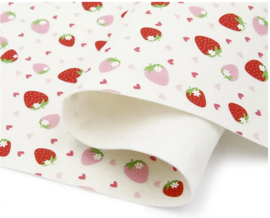 100% Pure Wool Felt - Strawberries & hearts - Printed Felt