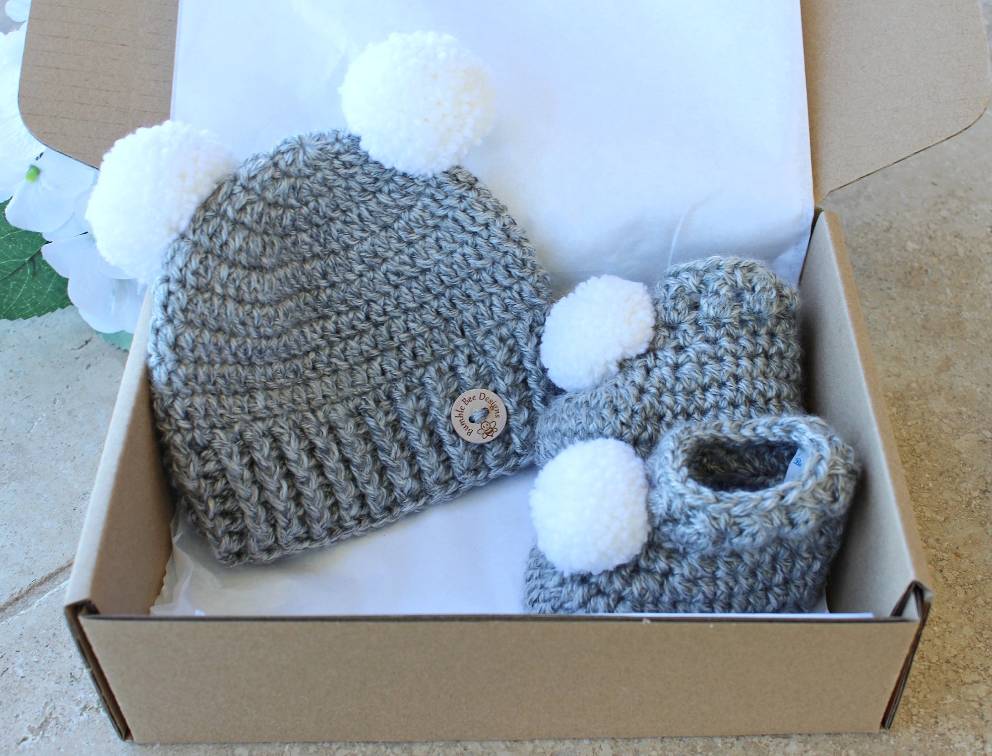 Baby hat and hot sale booties crochet pattern free